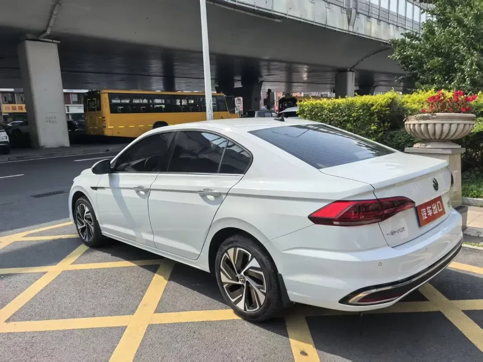 Volkswagen Bora Bora 2023 280TSI DSG Premium Edition 2022 — миниатюра 4
