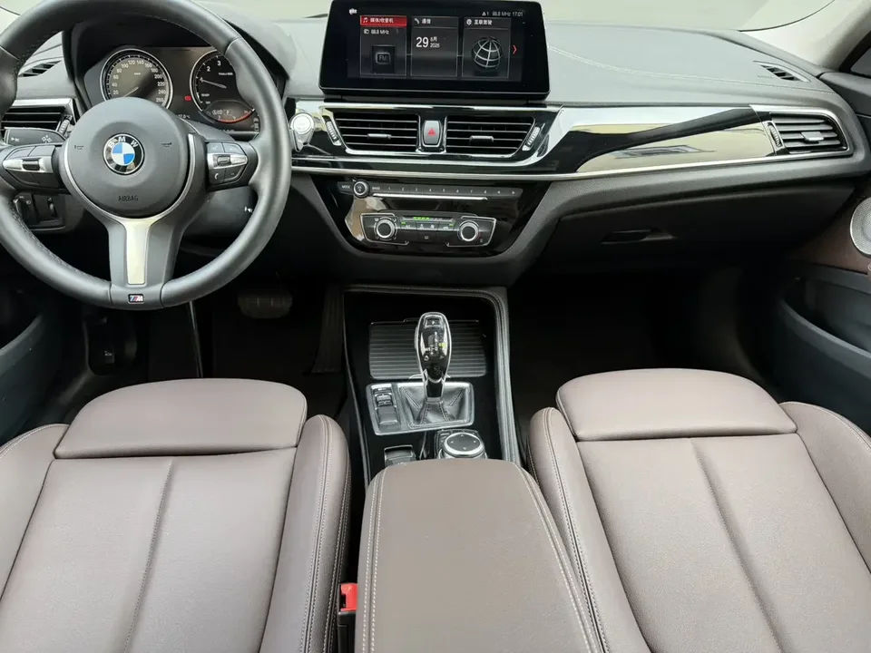 BMW 1 Series BMW 1 Series 2023 120i M Sport Night Edition 2023 — миниатюра 5