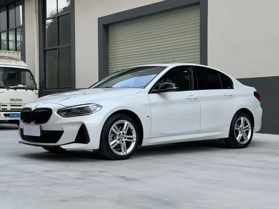 BMW 1 Series BMW 1 Series 2023 120i M Sport Night Edition 2023 — фото 1, купить с доставкой в Москву