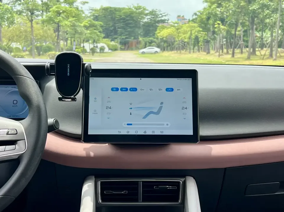 BYD Yuan Up Yuan UP 2025 Smart Driving Edition 401KM Vitality Edition 2024 — thumbnail 4