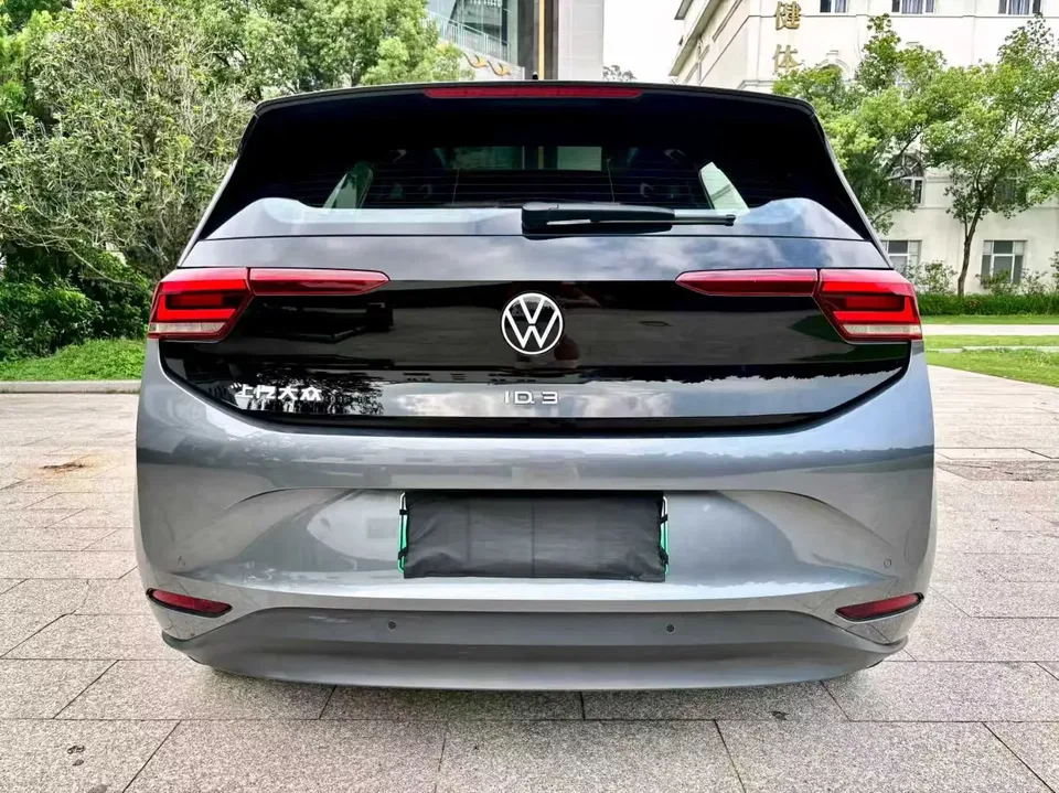 Volkswagen ID.3 Volkswagen ID.3 2025 Smart Model Outstanding Oxygen Edition 2024 — thumbnail 2