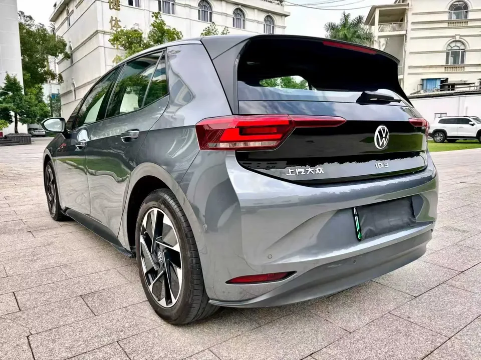 Volkswagen ID.3 Volkswagen ID.3 2025 Smart Model Outstanding Oxygen Edition 2024 — thumbnail 4
