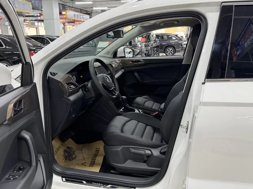 Volkswagen Tharu tuyue 2022 280TSI 2WD Comfort Edition 2023 — thumbnail 3