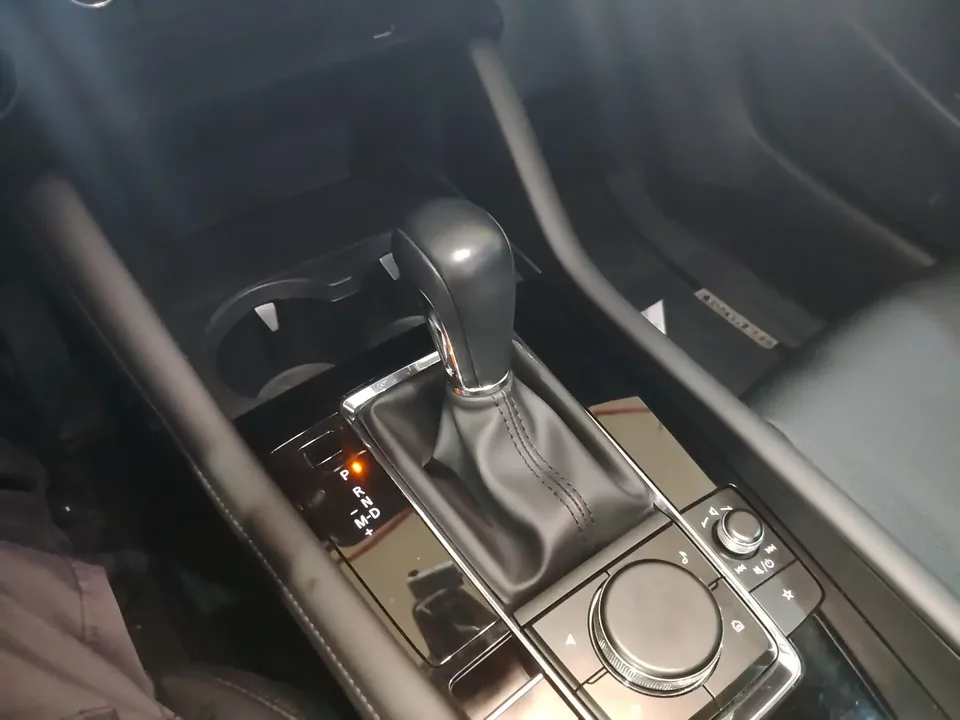 Mazda Axela Mazda3 Angkesela 2023 2.0L Automatic Premium Edition 2024 — thumbnail 4