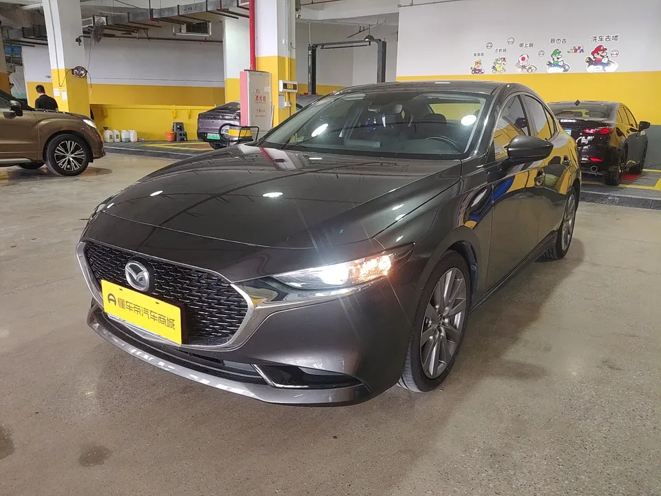 Mazda Axela Mazda3 Angkesela 2023 2.0L Automatic Premium Edition 2024 — photo 1, buy with delivery to Moscow