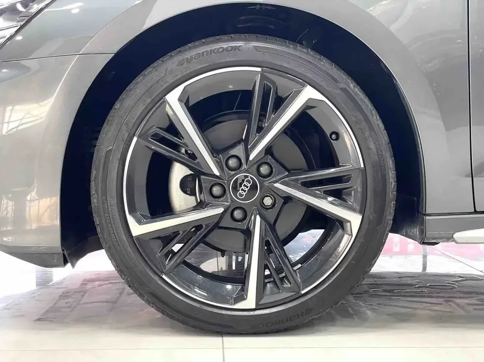 Audi A3 Audi A3 2023 Sportback 35 TFSI Stylish and sporty 2023 — thumbnail 4