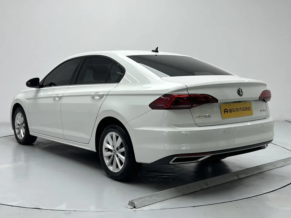 Volkswagen Bora Bora 2021 1.5L Automatic Comfort Smart Connection Edition 2022 — thumbnail 2