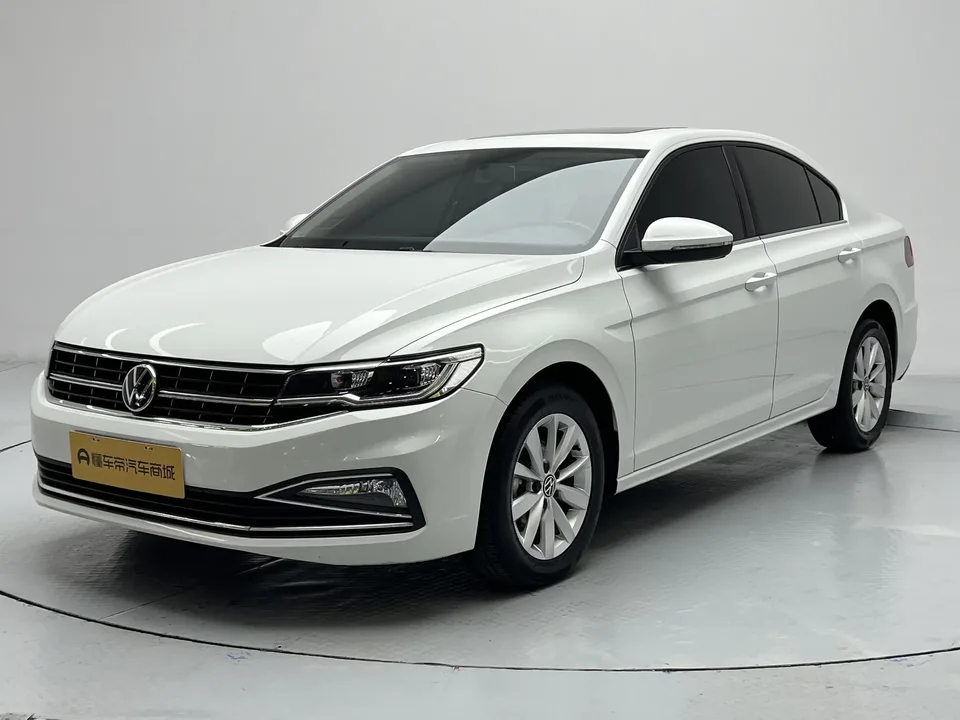 Volkswagen Bora Bora 2021 1.5L Automatic Comfort Smart Connection Edition 2022 — photo 1, buy with delivery to Moscow