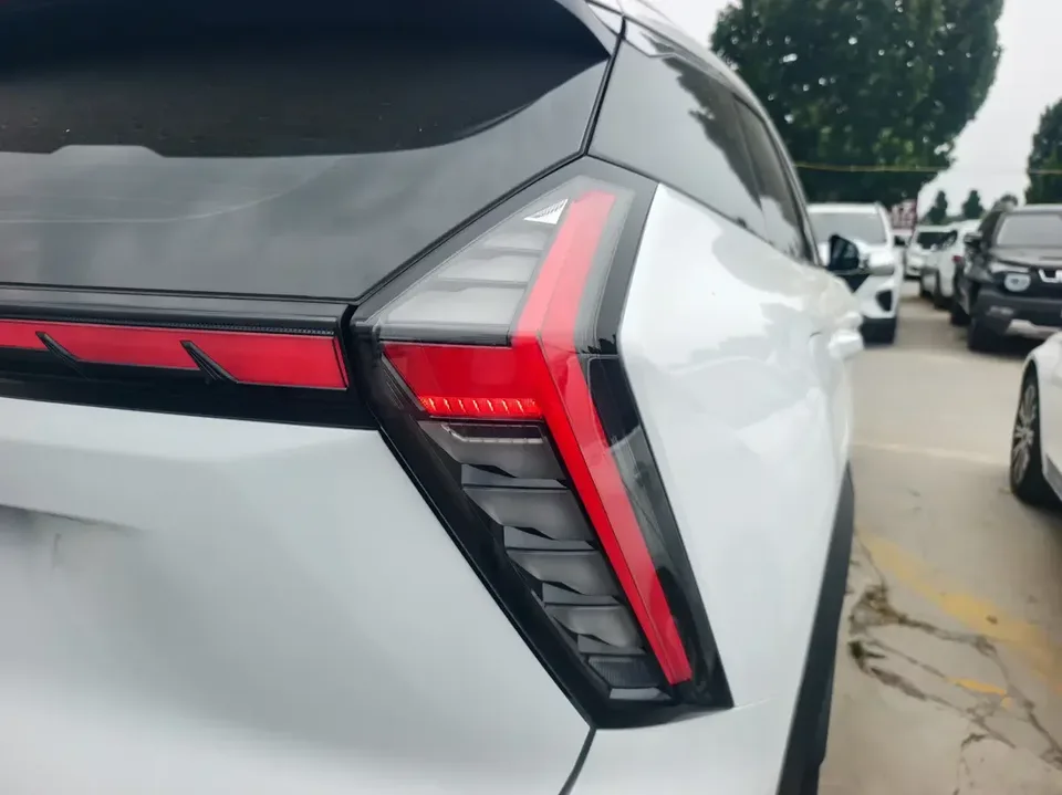 Geely Atlas L Boyue L 2023 1.5TD DCT Luxury 2023 — thumbnail 2