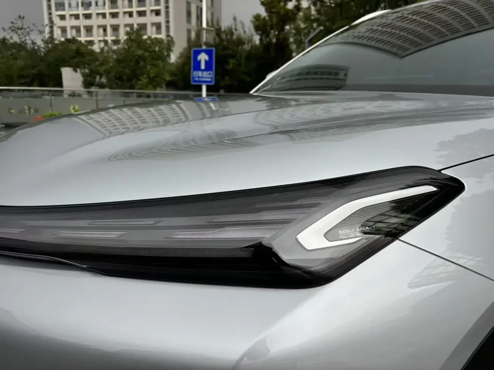 Geely Galaxy Starship 7 EM-i Galaxy Starship 7 EM-i 2026 200KM 2026 — thumbnail 3