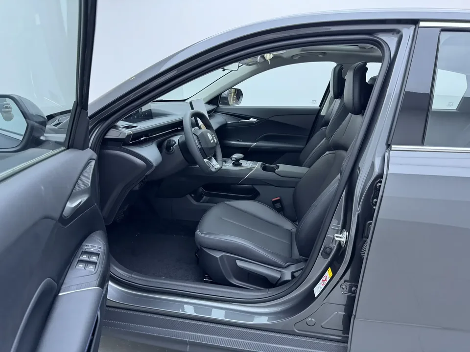 Changan Escape Escape 2025 1.5T DCT 500Bar Premium 2026 — thumbnail 5