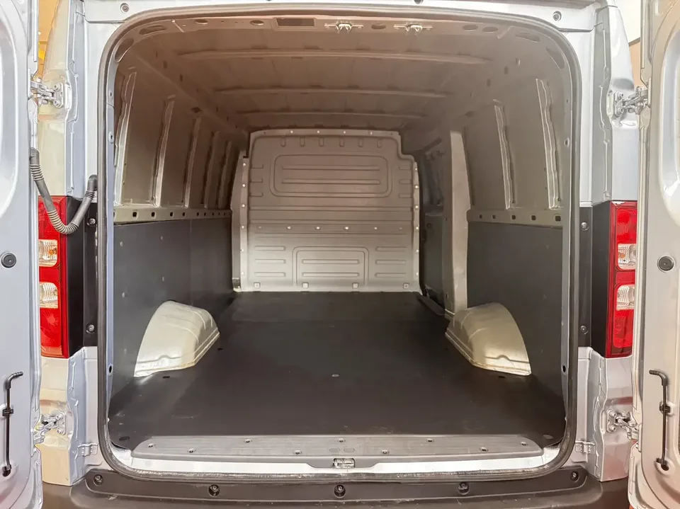 Wuling Yangguang Wuling Yangguang 2024 300km Comfort Window Edition 75kW 2024 — thumbnail 5