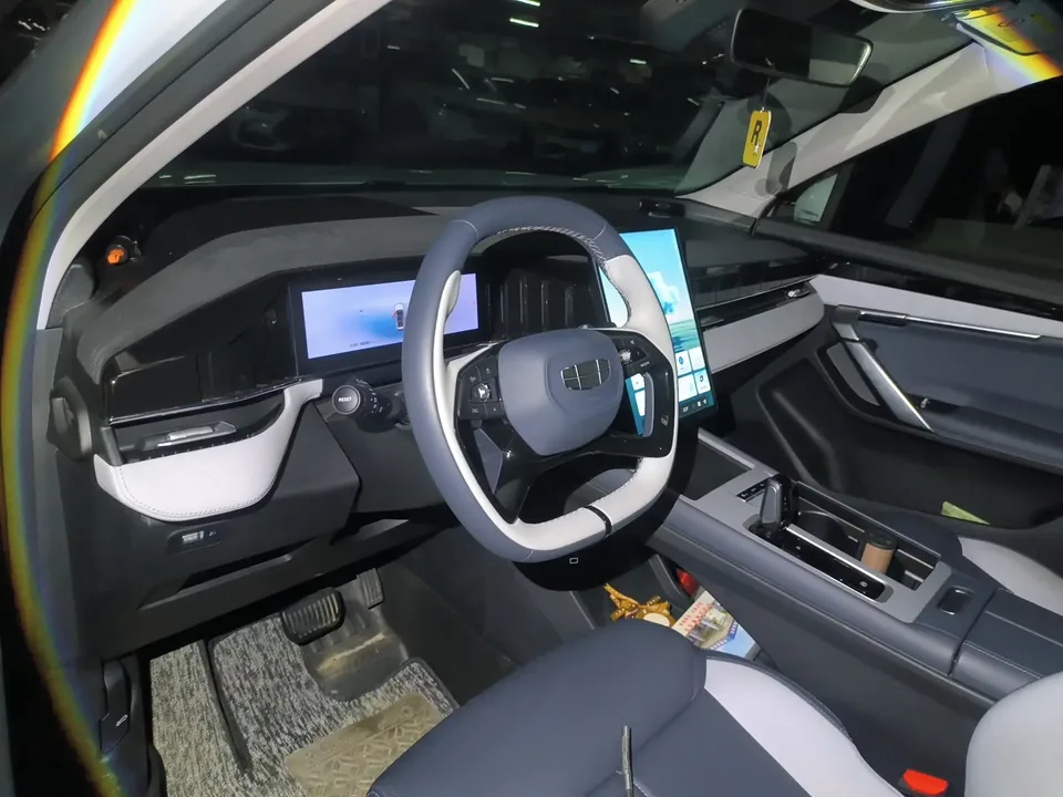 Geely Atlas L Boyue L 2024 1.5TD DCT Premium Edition 2024 — миниатюра 4