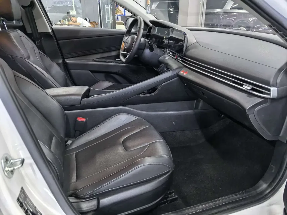 Hyundai Elantra Elantra 2022 1.5L CVT LUX Premium Edition 2022 — thumbnail 4