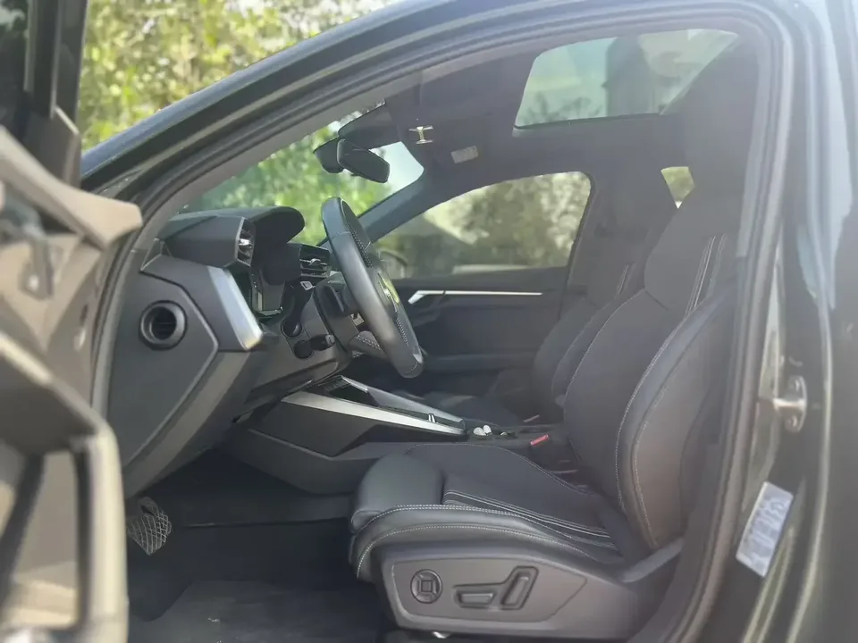 Audi A3 Audi A3 2022 Sportback 35 TFSI Stylish and sporty 2022 — thumbnail 3