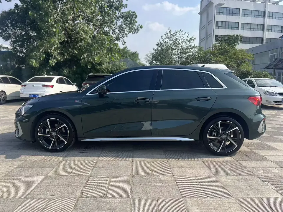 Audi A3 Audi A3 2022 Sportback 35 TFSI Stylish and sporty 2022 — thumbnail 4