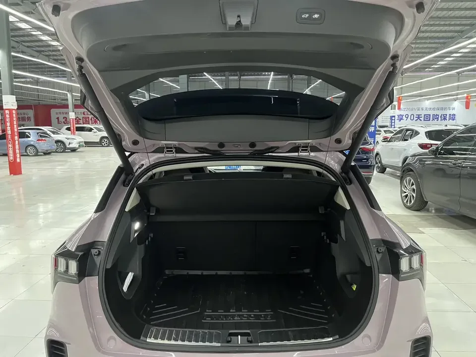 Lynk & Co 06 Lynk & Co 06 2023 Remix 1.5T Pro 2023 — thumbnail 5
