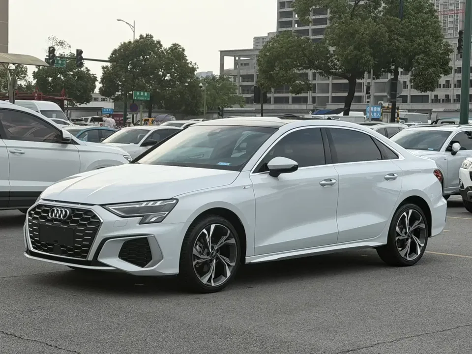 Audi A3 Audi A3 2023 A3L Limousine 35 TFSI Luxury Sports 2023 — photo 1, buy with delivery to Moscow