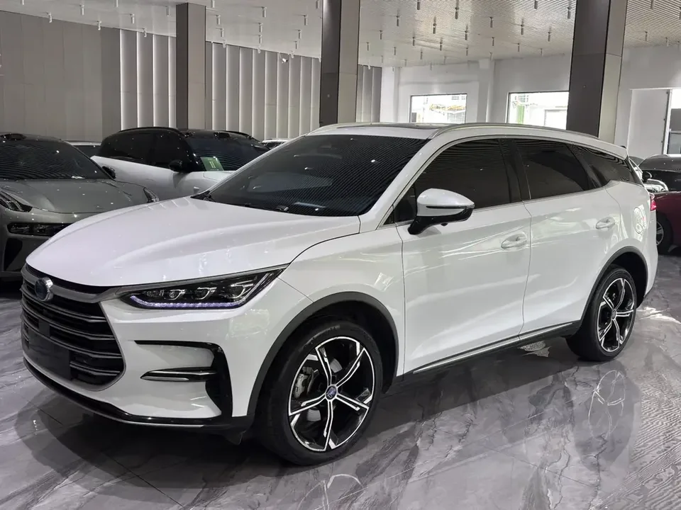 BYD Tang DM Tang DM 2021 DM-i 1.5T 112KM Premium Edition 2022 — photo 1, buy with delivery to Moscow