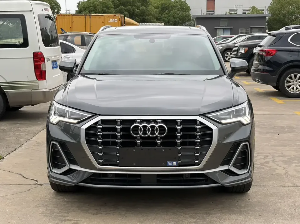 Audi Q3 Audi Q3 2022 35 TFSI Stylish Dynamic 2023 — photo 1, buy with delivery to Moscow