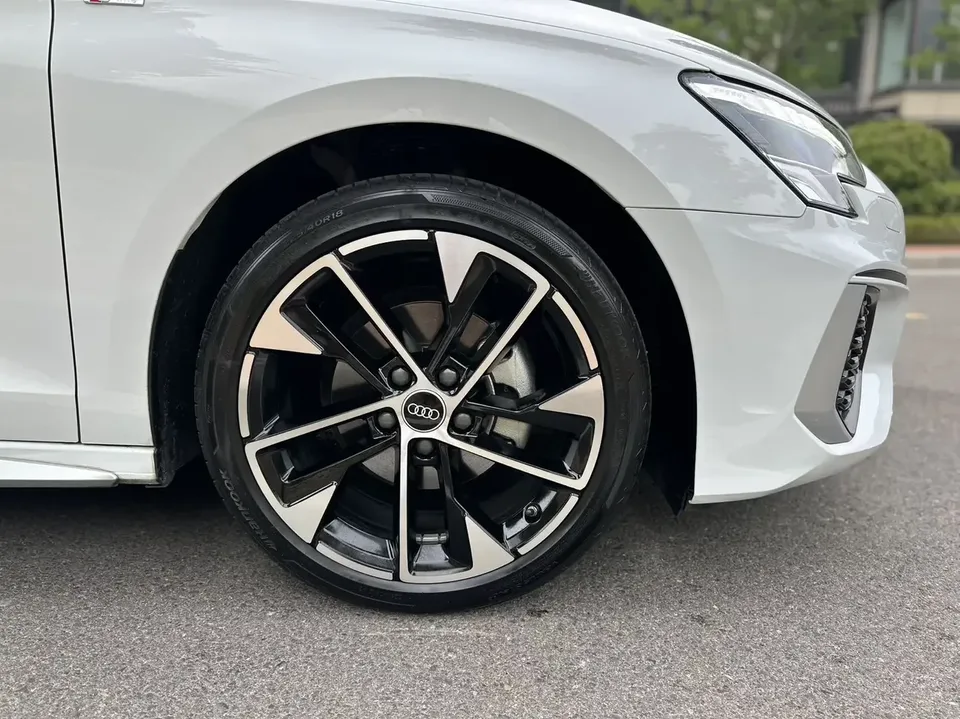 Audi A3 Audi A3 2022 Sportback 35 TFSI Stylish and sporty 2023 — thumbnail 3