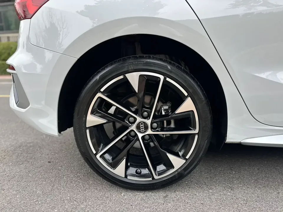 Audi A3 Audi A3 2022 Sportback 35 TFSI Stylish and sporty 2023 — thumbnail 4