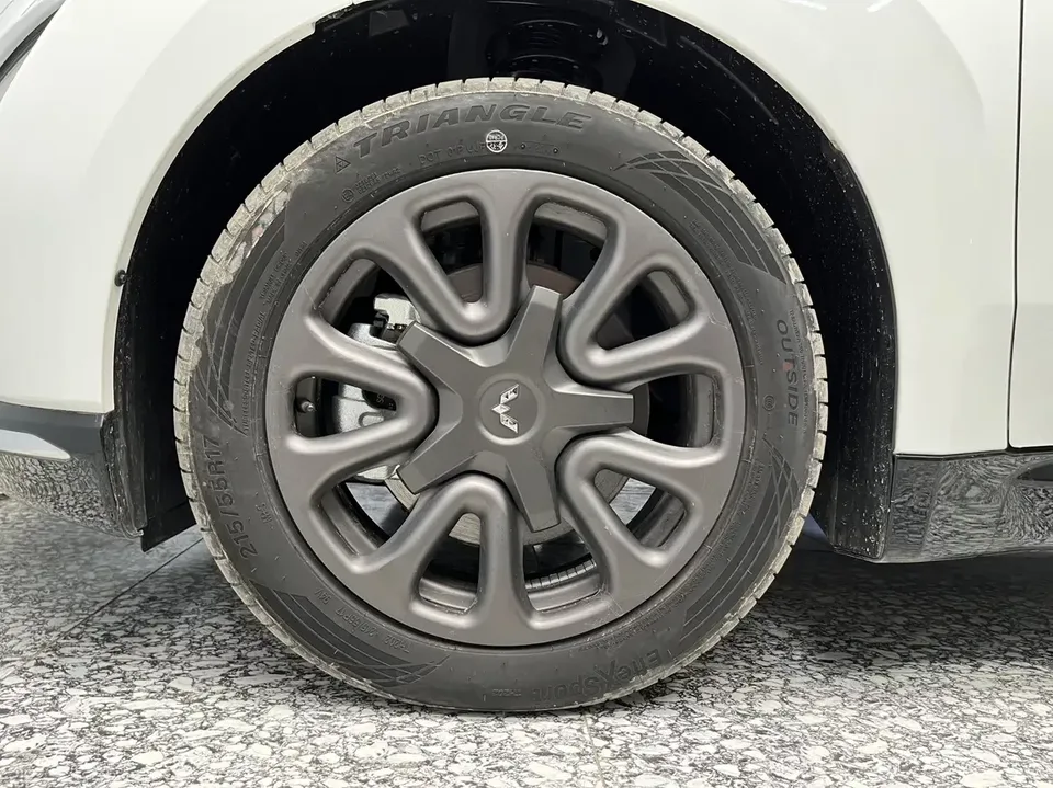 Wuling Starlight PHEV Wuling Starlight PHEV 2025 70km Smart Standard 2026 — thumbnail 4