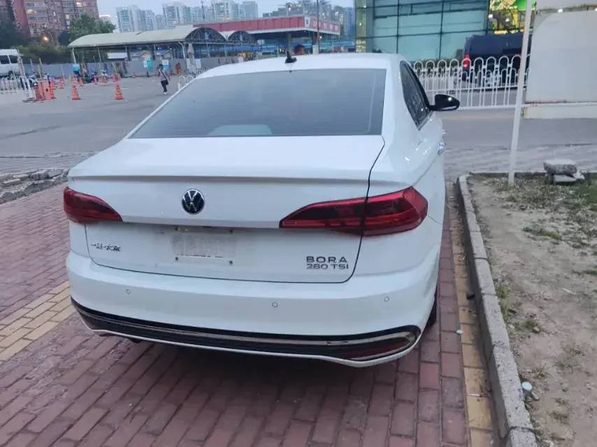 Volkswagen Bora Bora 2023 280TSI DSG Premium Edition 2023 — thumbnail 2