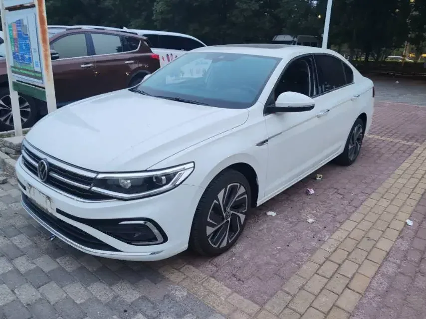 Volkswagen Bora Bora 2023 280TSI DSG Premium Edition 2023 — photo 1, buy with delivery to Moscow