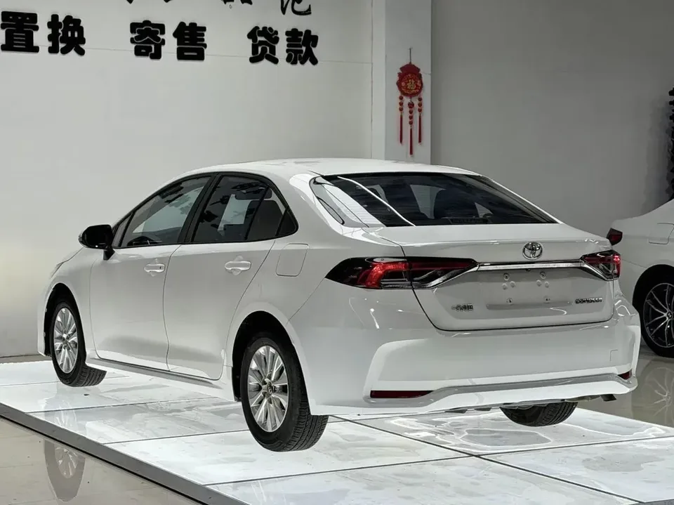 Toyota Corolla Corolla 2021 1.5L CVT Elite Edition 2022 — thumbnail 2