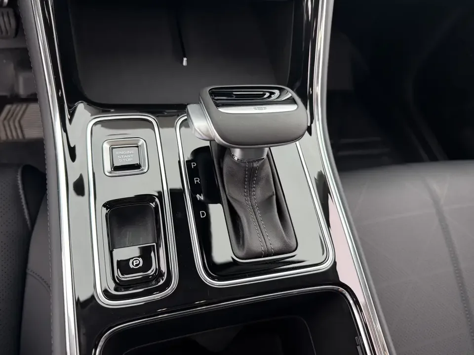 Geely Emgrand emgrand 2026 5th Generation 1.5L CVT Premium 2026 — thumbnail 3