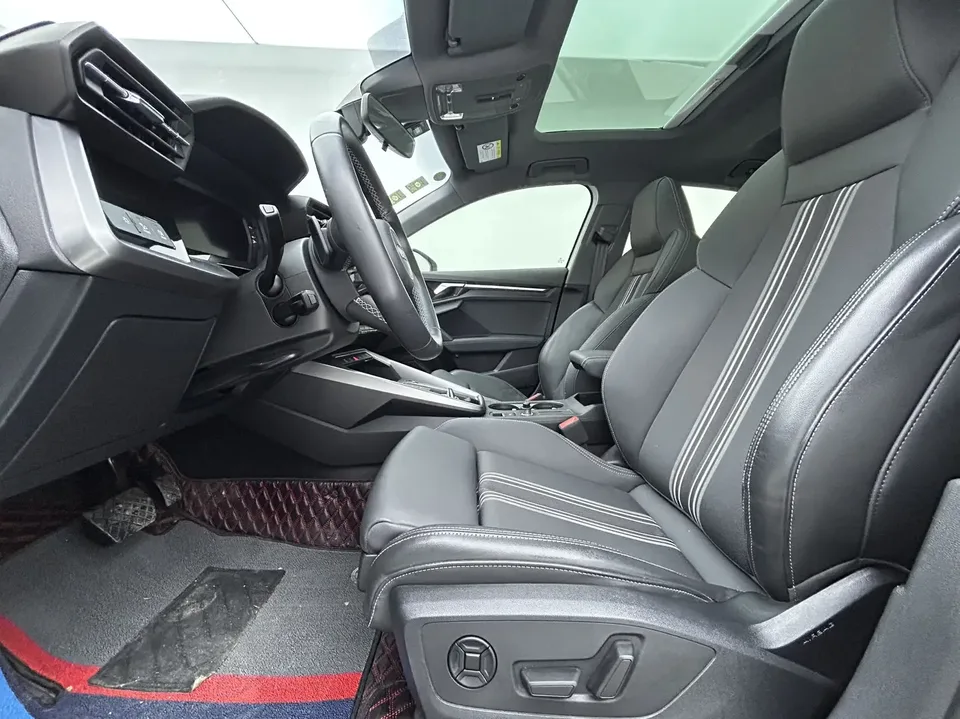 Audi A3 Audi A3 2023 A3L Limousine 35 TFSI facelift: stylish and sporty 2023 — миниатюра 5