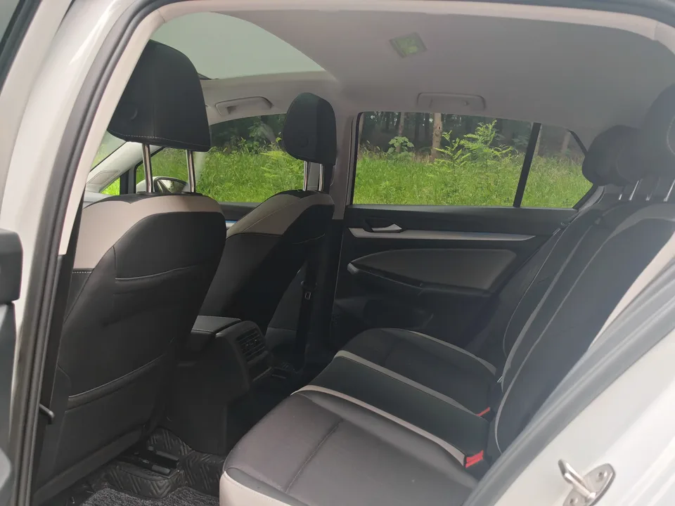 Volkswagen Golf golf 2021 280TSI DSG R-Line 2022 — thumbnail 4