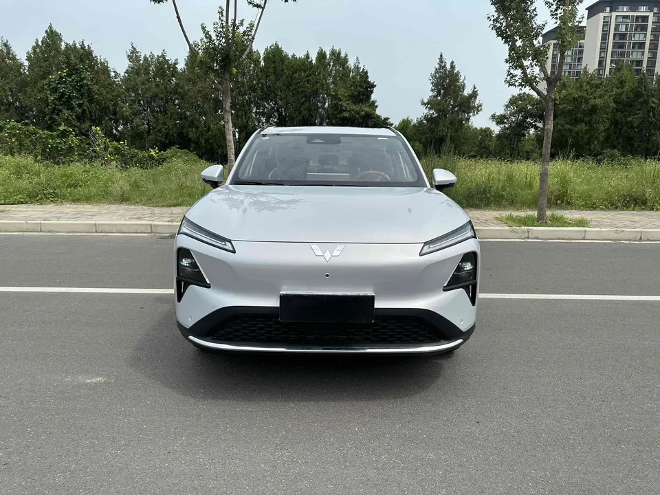 Wuling Starlight S PHEV Wuling Starlight S PHEV 2024 130km Flagship 2024 — photo 1, buy with delivery to Moscow