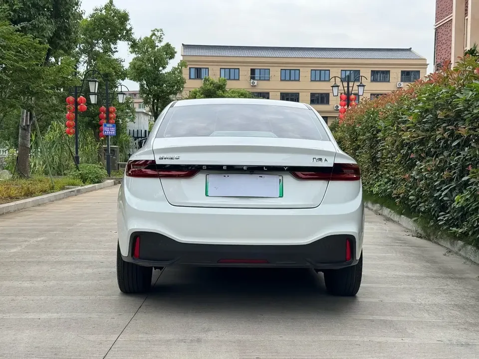 Geely Geometry A Geely Geometry A 2024 410KM Travel Edition 2023 — thumbnail 2