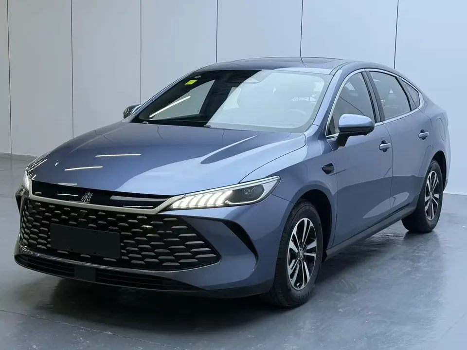 BYD Qin PLUS DM Qin PLUS DM 2025 DM-i 120KM Intelligent Driving Edition 2025 — photo 1, buy with delivery to Moscow
