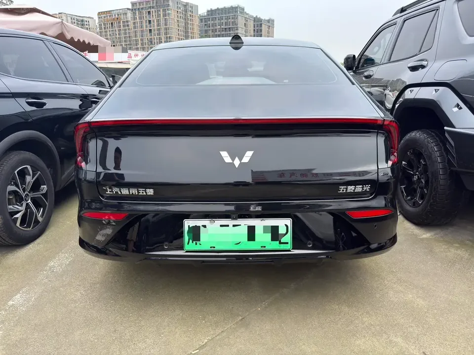Wuling Starlight EV Wuling Starlight EV 2025 610km Smart Flagship 2025 — thumbnail 2