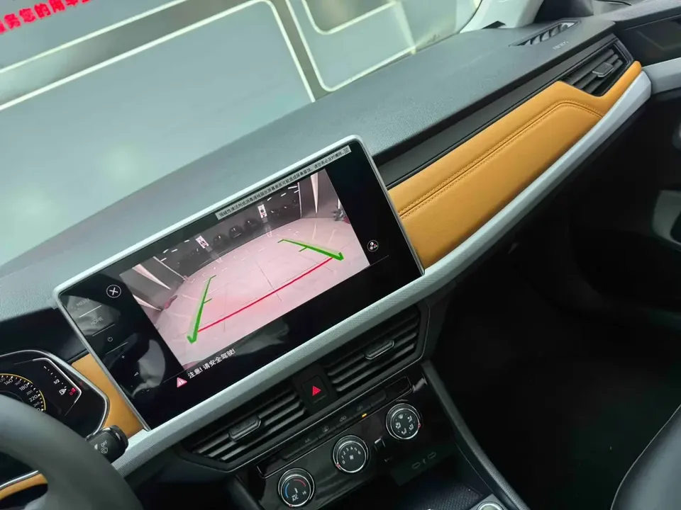 Volkswagen Bora Bora 2025 200TSI DSG Joyride Navigation Edition 2025 — thumbnail 3