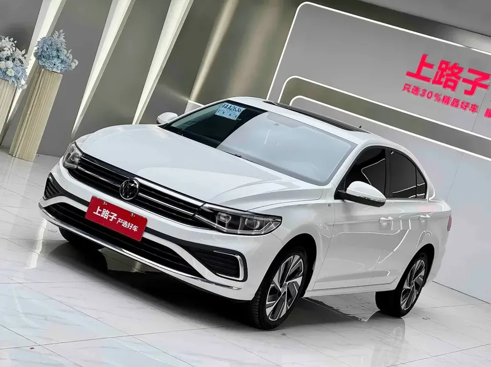 Volkswagen Bora Bora 2025 200TSI DSG Joyride Navigation Edition 2025 — photo 1, buy with delivery to Moscow