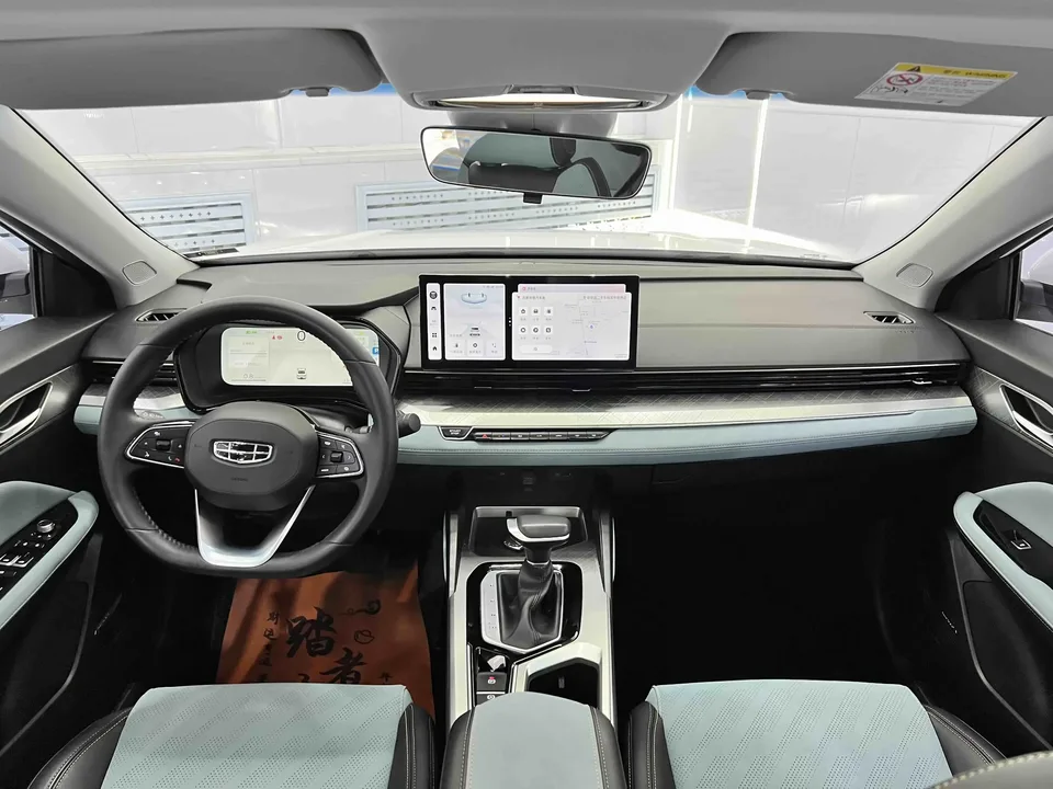 Geely Emgrand L Emgrand L 2022 1.4T CVT 2022 — thumbnail 4
