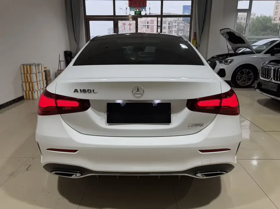Mercedes-Benz Klasa A Mercedes Benz A Class 2023 A 180L 2023 — thumbnail 2