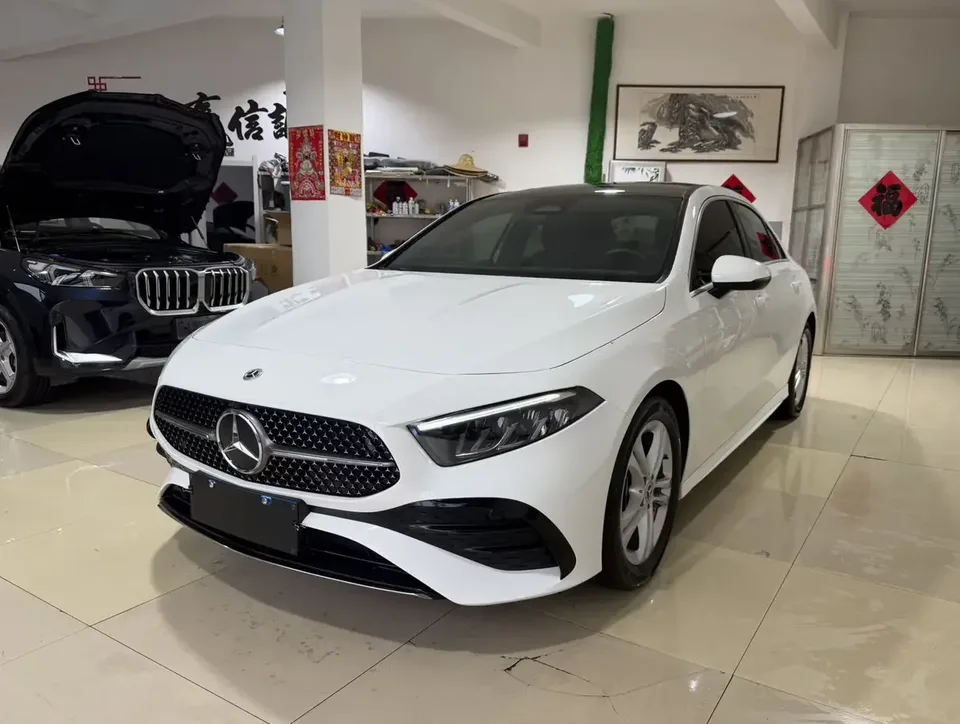 Mercedes-Benz Klasa A Mercedes Benz A Class 2023 A 180L 2023 — photo 1, buy with delivery to Moscow