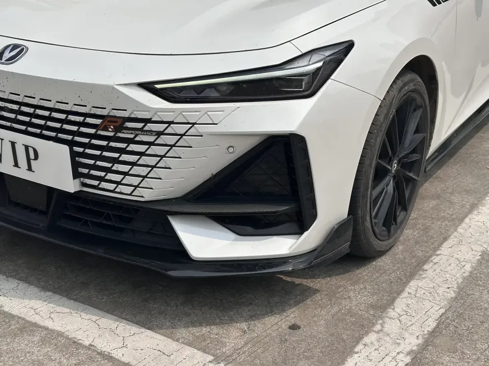 Changan UNI-V Changan UNI-V 2023 1.5T Sports Edition 2024 — миниатюра 3