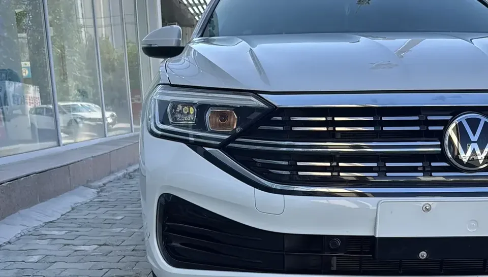 Volkswagen Sagitar Sagitar 2024 300TSI DSG Flying Edition 2024 — миниатюра 3