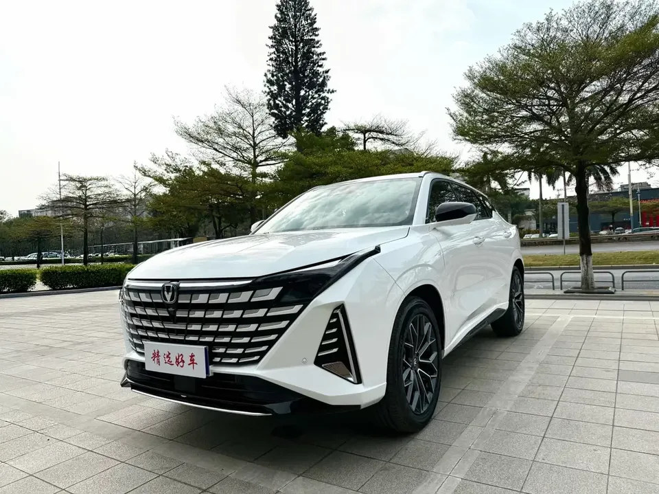 Changan Uni-Z Changan UNI-Z 2025 1.5T DCT Premium 2024 — photo 1, buy with delivery to Moscow