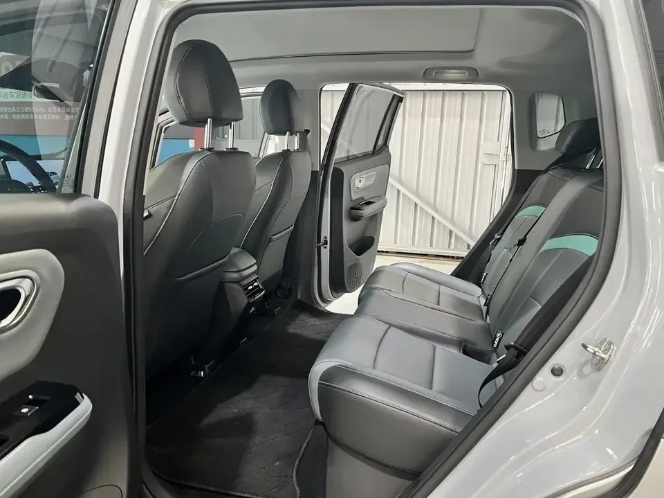 AION Y AION Y 2023 Plus 510 Smart Driving Edition 2024 — thumbnail 3