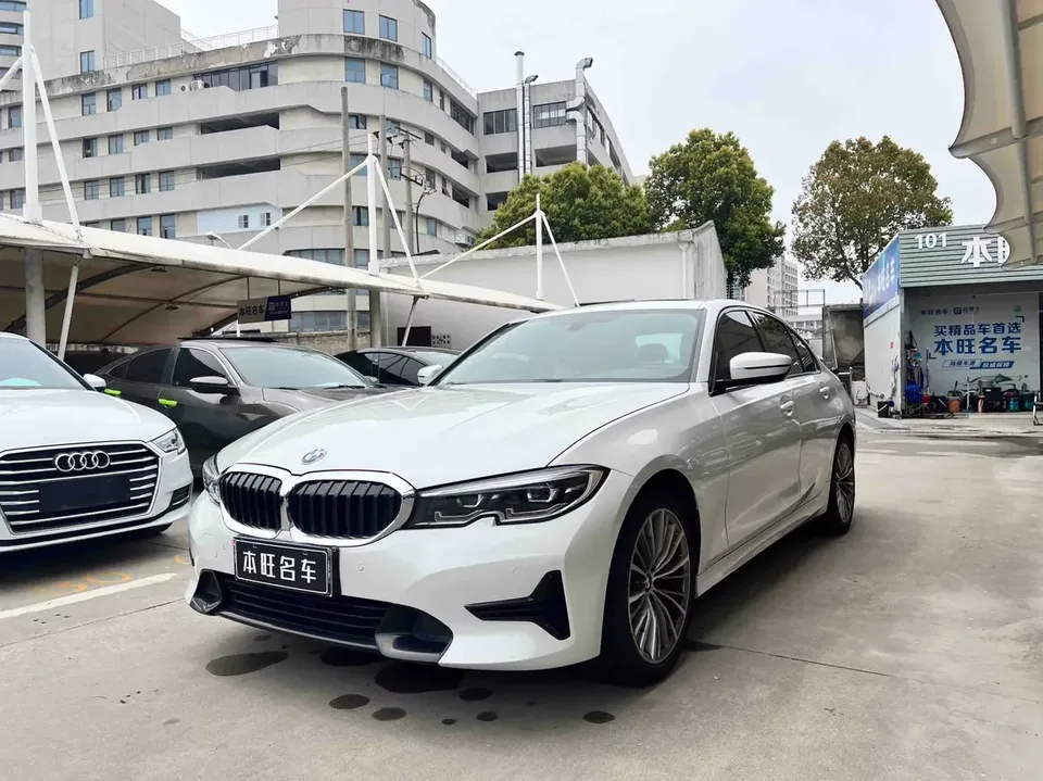 BMW 3 Series BMW 3 Series 2022 320i Sport Package 2022 — photo 1, buy with delivery to Moscow
