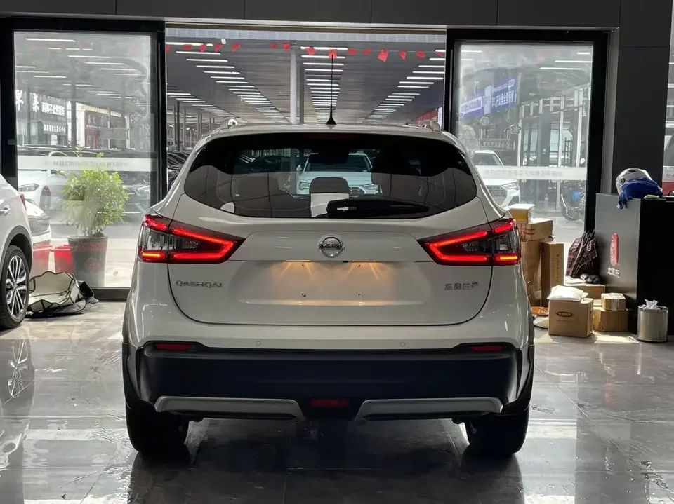Nissan Qashqai Qashqai 2022 2.0L XV Prem. Deluxe Edition 2023 — thumbnail 2