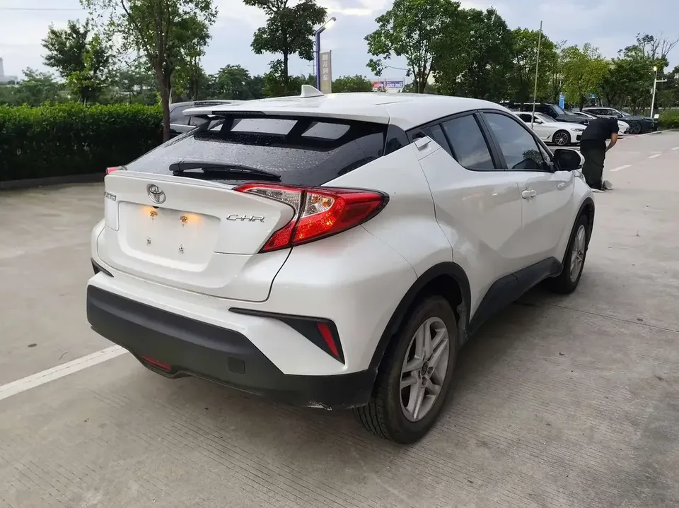 Toyota C-HR Toyota C-HR 2023 2.0L Leading Edition 2024 — миниатюра 2
