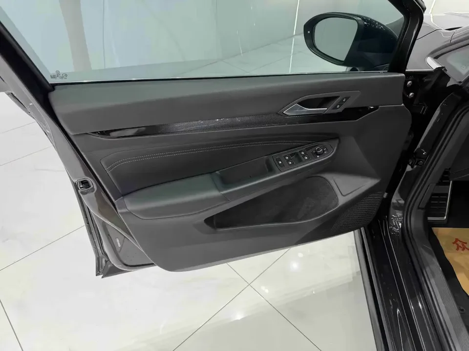Volkswagen Golf golf 2021 280TSI DSG R-Line 2023 — thumbnail 3